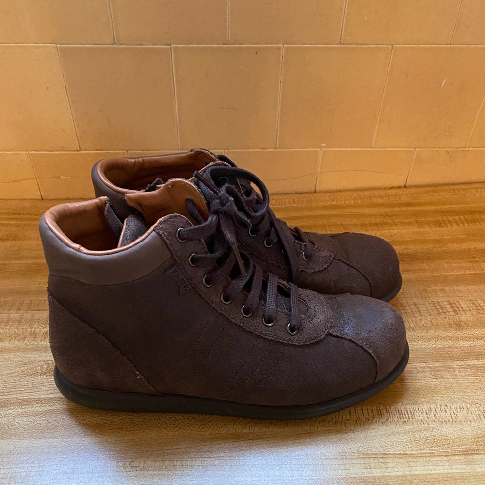Womens Camper Shoes New, size 39 European / 8 us